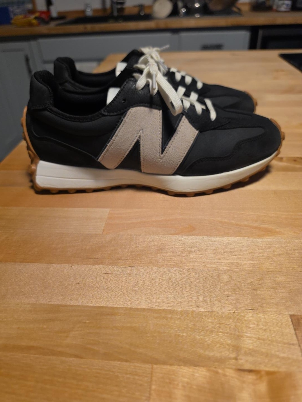 New Balance 327 Women's Golf Shoes Size 9 Black Beige Gum Spikeless